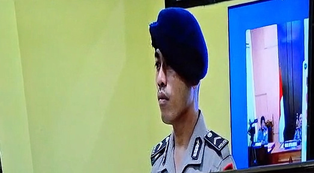 Bripda Mesias Victoria Sahaya, tersangka kasus penganiayaan siswa MTS usia 14 tahun, di Kota Tual, hingga meninggal. (tangkapan layar) (MGN/Hamdi Jempot)