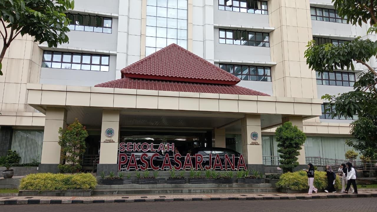NAJWA NIKEN AZZAHRA/RADAR MALANG TAMBAH PRODI: Gedung pascasarjana UM bakal tambah ramai dengan pembukaan delapan prodi baru tahun ini. 