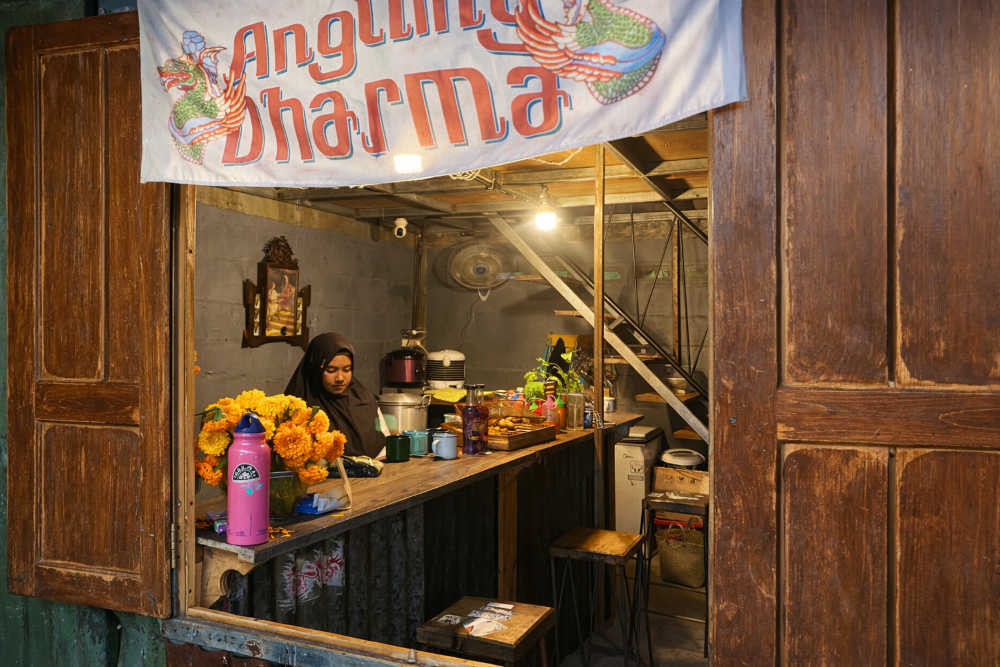 DESTINASI KULINER: Warung Angling Dharma menerapkan jam operasional baru selama bulan Ramadan. (Intagram: warung.angling.dharma)