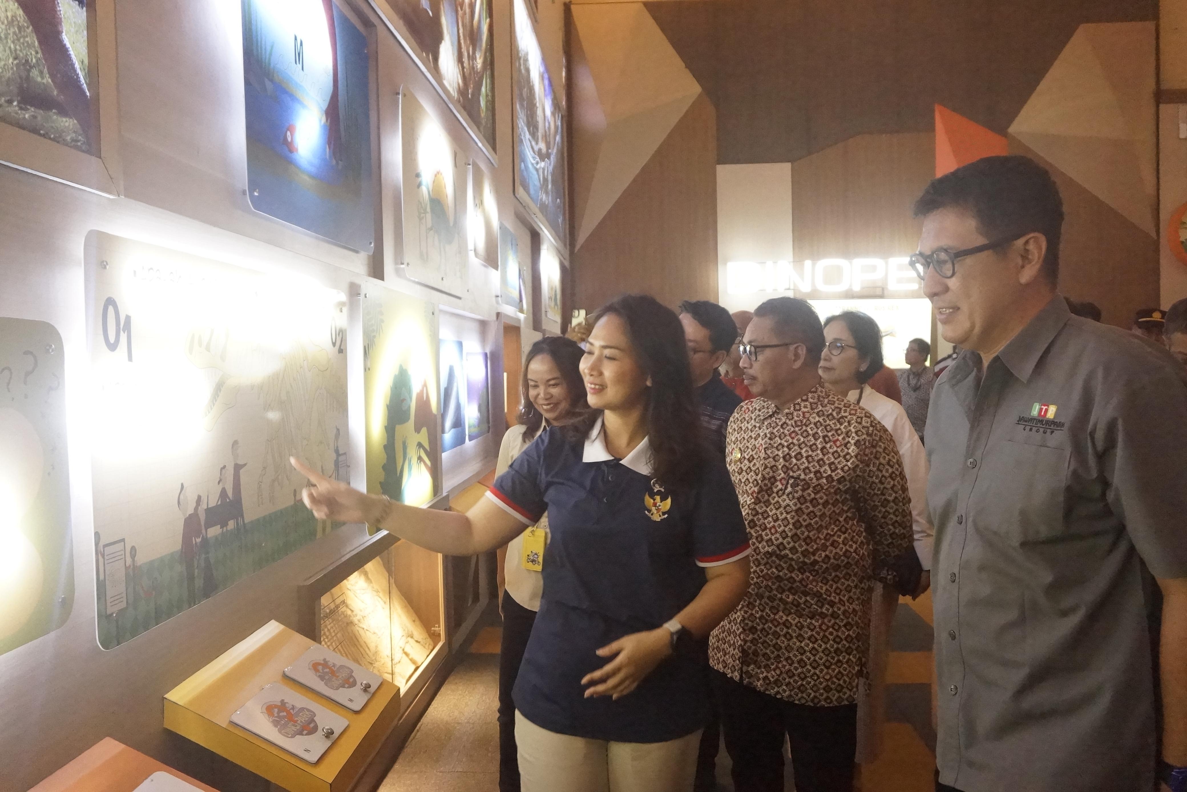 Wamenpar Ni Luh Puspa meninjau JTP 3 Kota Batu kemarin (11/3). (Rori Dinanda Bestari/Radar Batu)