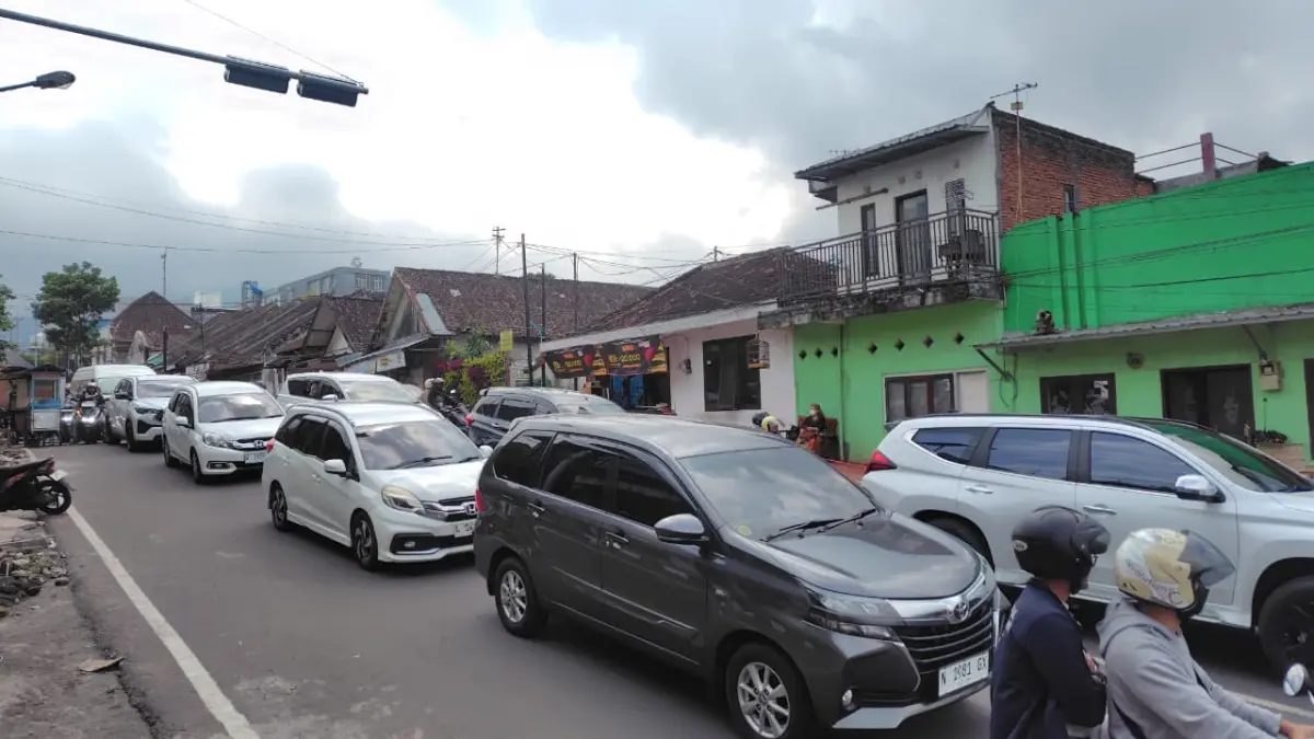 Arus Lalu Lintas di Kota Batu. RORI DINANDA BESTARI/RADAR BATU