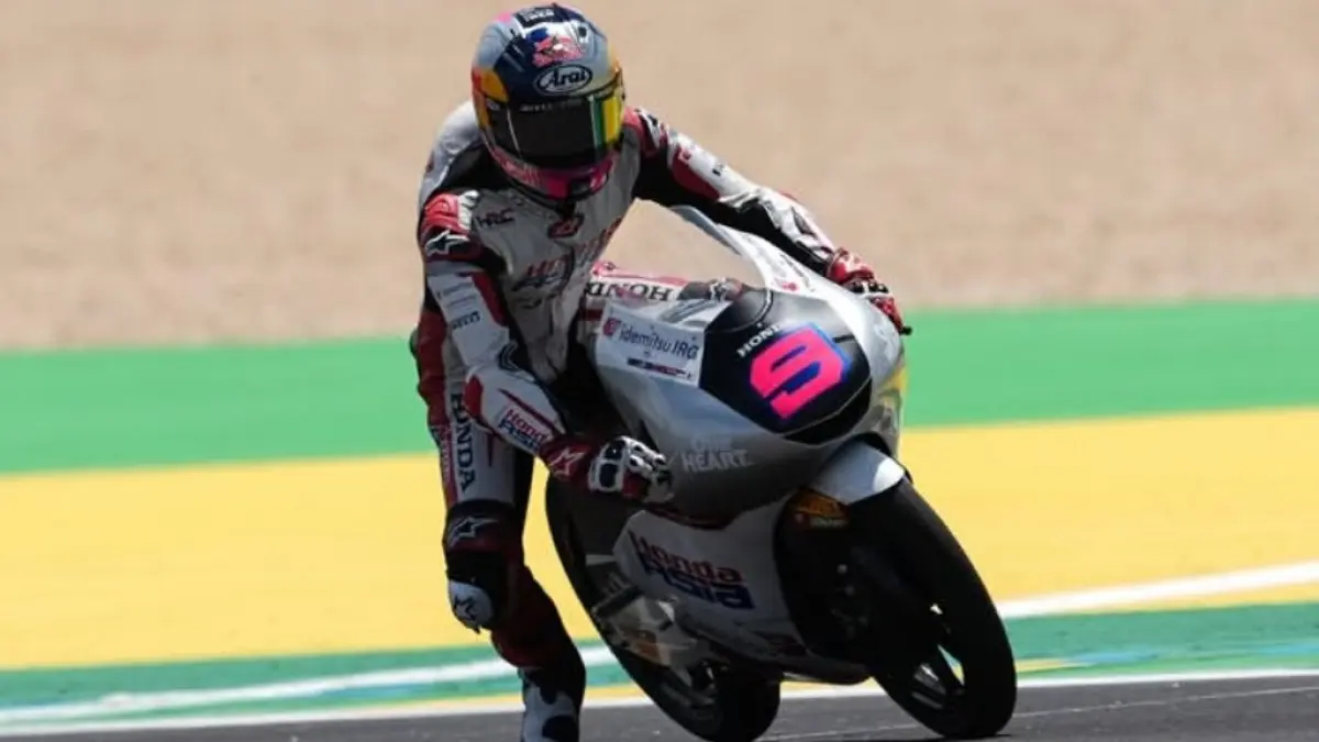 BINTANG BARU: Veda Pratama dengan motor Honda bernomor 9 yang jadi tunggangannya di Moto3 musim ini.