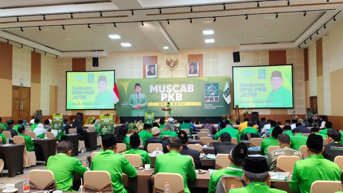 MUSYAWARAH CABANG: Wali Kota Batu Nurochman memberikan sambutan dalam kegiatan Muscab PKB di Hotel Selecta pada Sabtu malam lalu (28/3). RORI DINANDA BESTARI/RADAR BATU