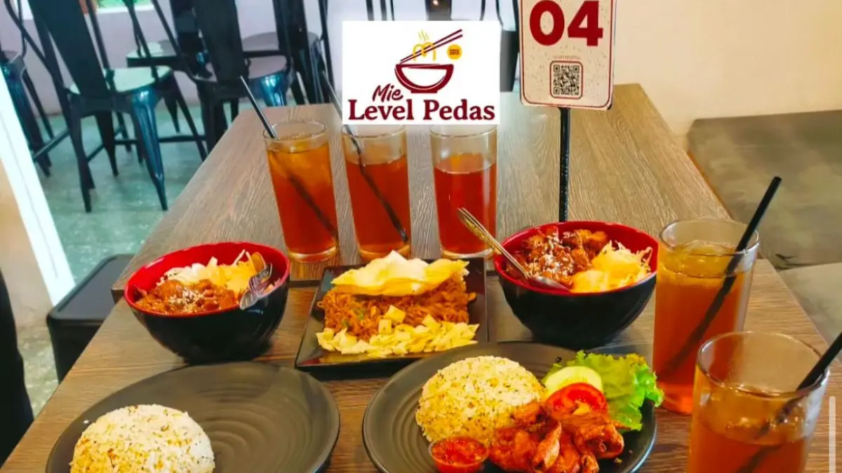 Beberapa menu di mie level pedas (Instagram @mielevelpedas354)