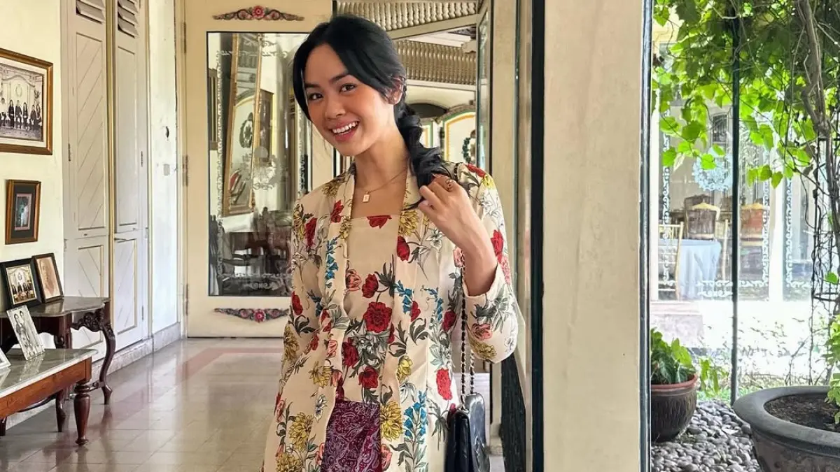 Outfit hari Kartini elegan (Instagram/raniaayamin)