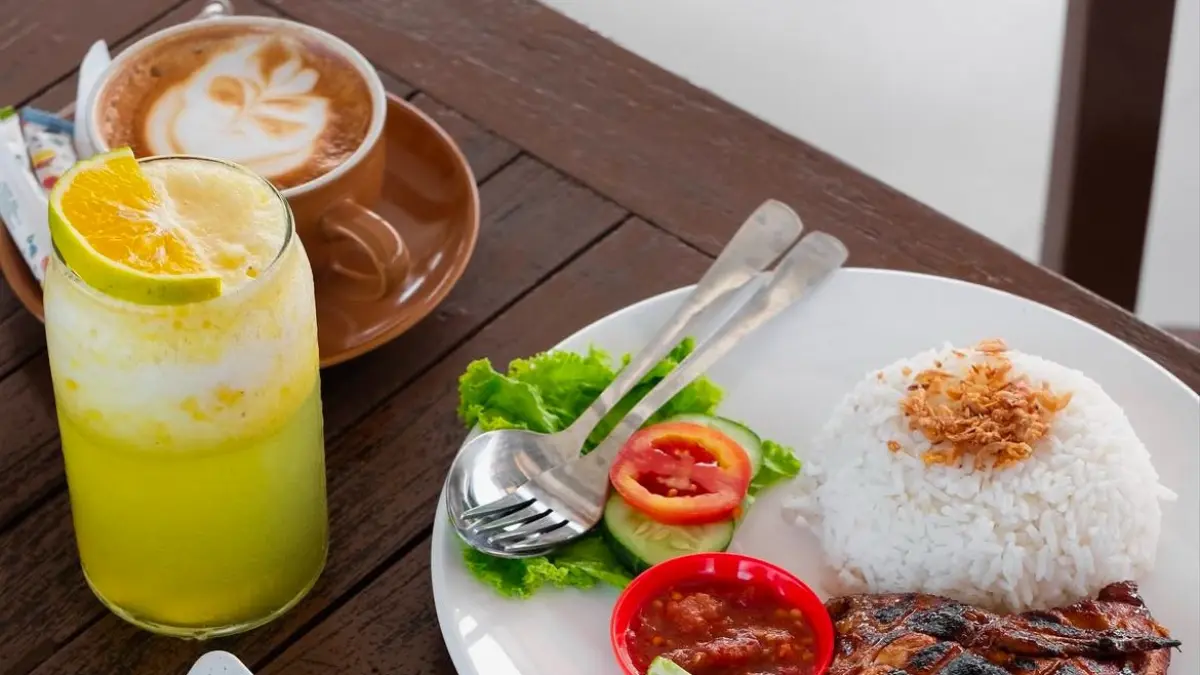 Chiduck Coffee & Eatery, kafe yang menawarkan pengalaman nongkrong asik dengan pemandangan Kota Batu dan lapangan Golf (Instagram @chiduck.kwb)