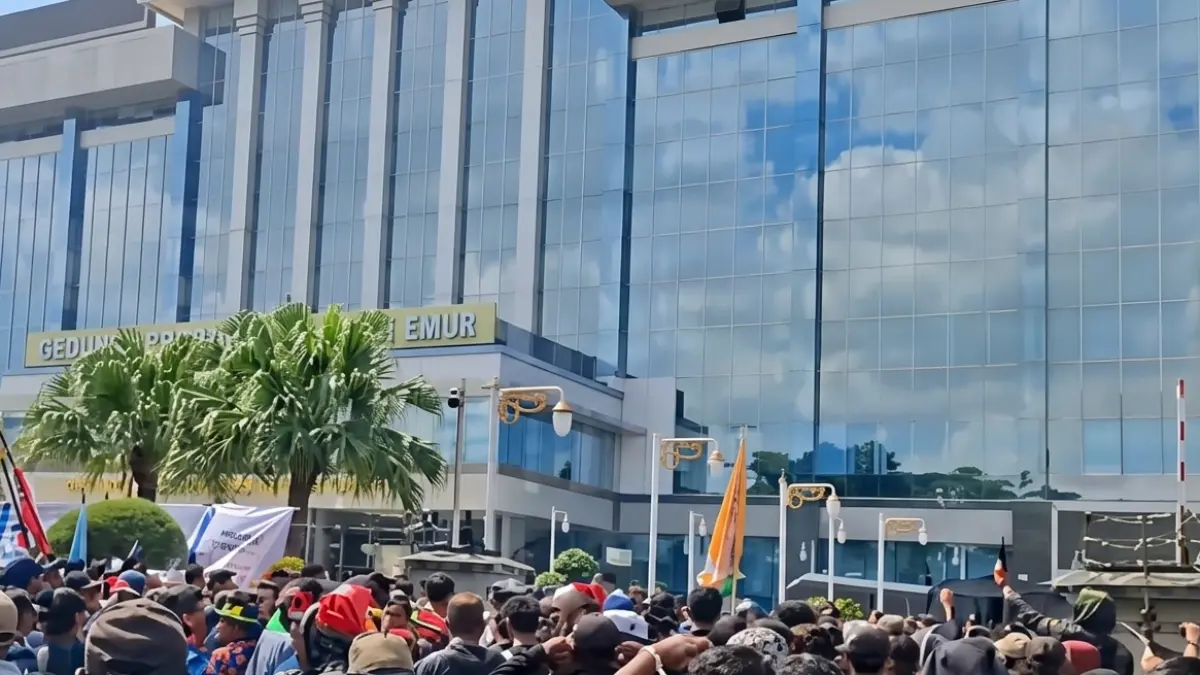 DEMO BESAR-BESARAN KALTIM: Warga Tuntut Evaluasi Kinerja Gubernur dan Pengawasan (DPRD). (Sumber: Istimewa)