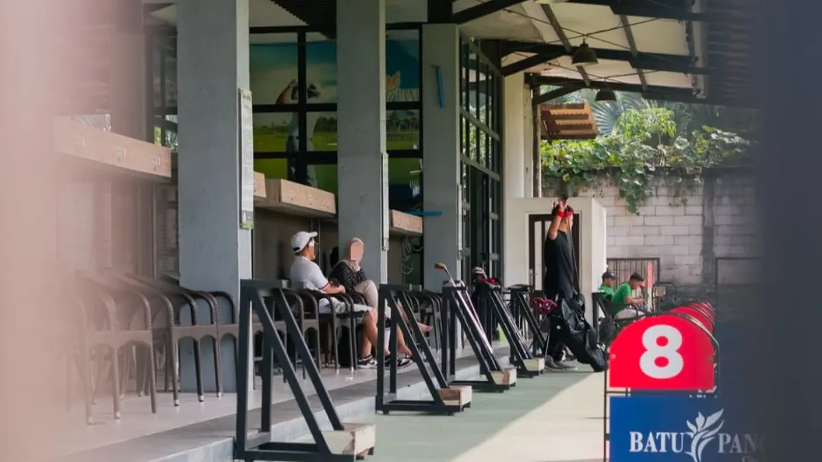 Fasilitas lapangan golf yang tersedia di Chiduck Coffee & Eatery (Instagram @chiduck.kwb)