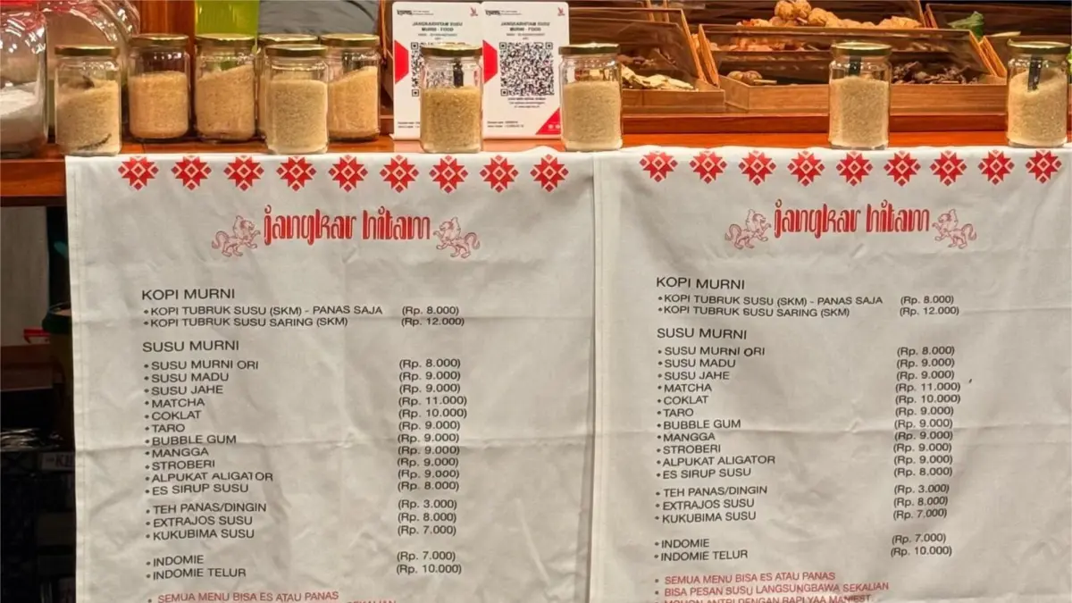 Jangkar Hitam memiliki banyak menu susu segar murni maupun dengan perisa tambahan (Tiktok @jangkarhitam.id)