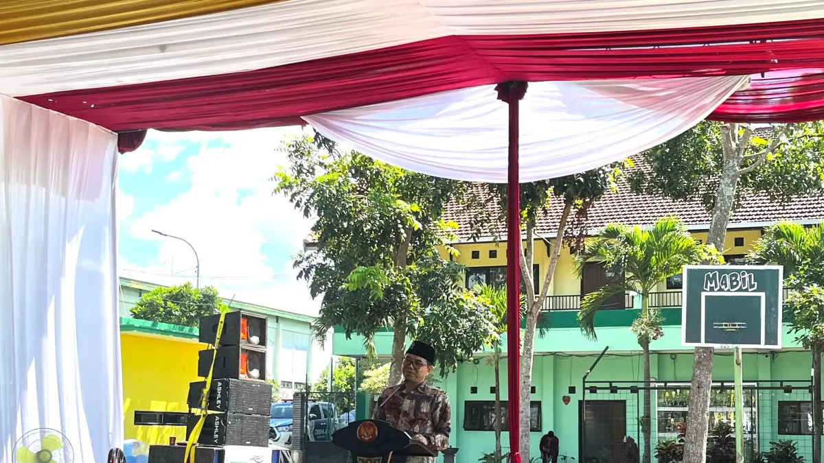 Kepala Kanwil Kemenag Jatim Akhmad Sruji Bahtiar
