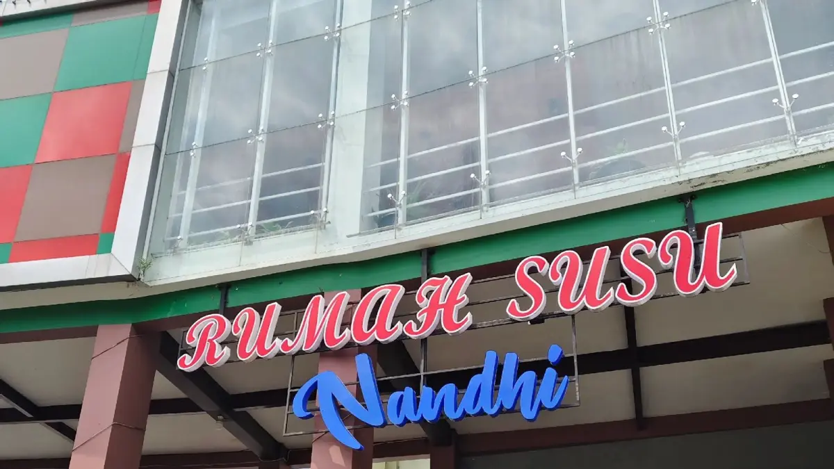 Rumah Susu Nandhi WESB destinasi penyedia oleh-oleh khas Batu dan olahan susu (Tiktok @kulineranyuk69)