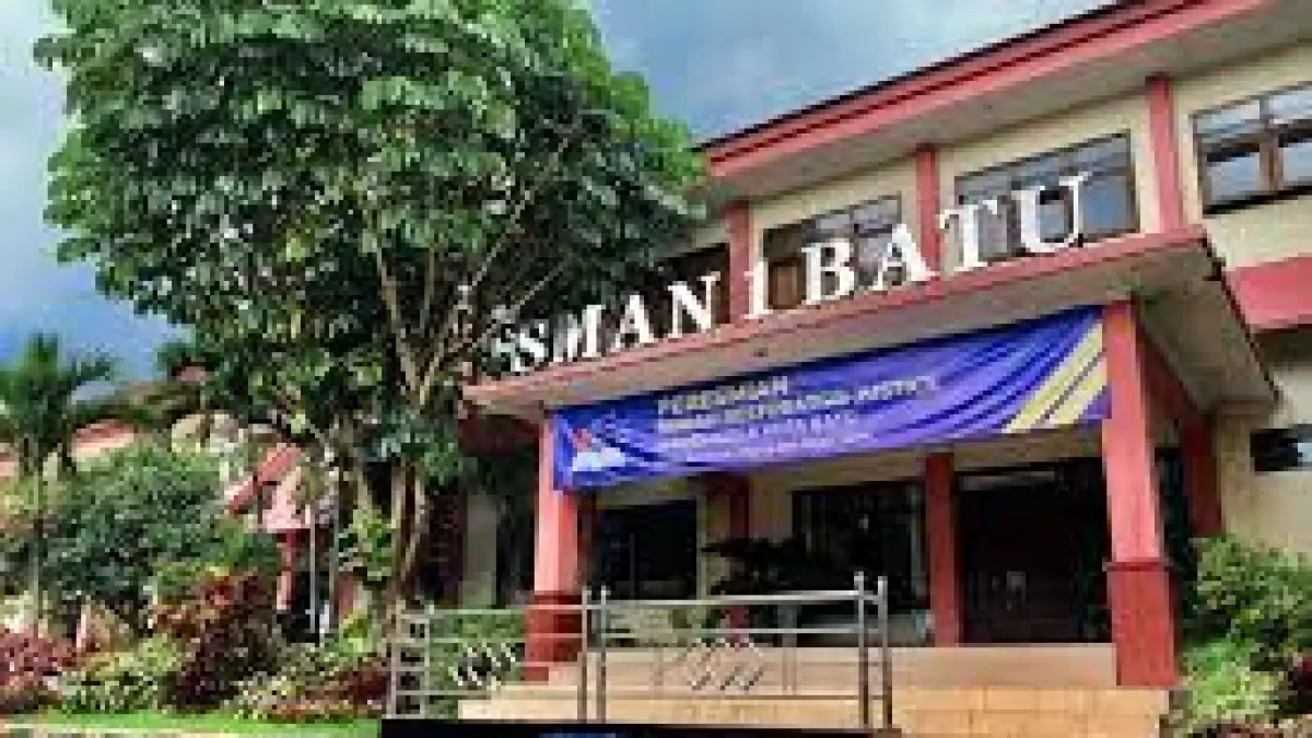 foto gedung SMA Negeri 1 Batu (laman resmi SMAN1Batu)