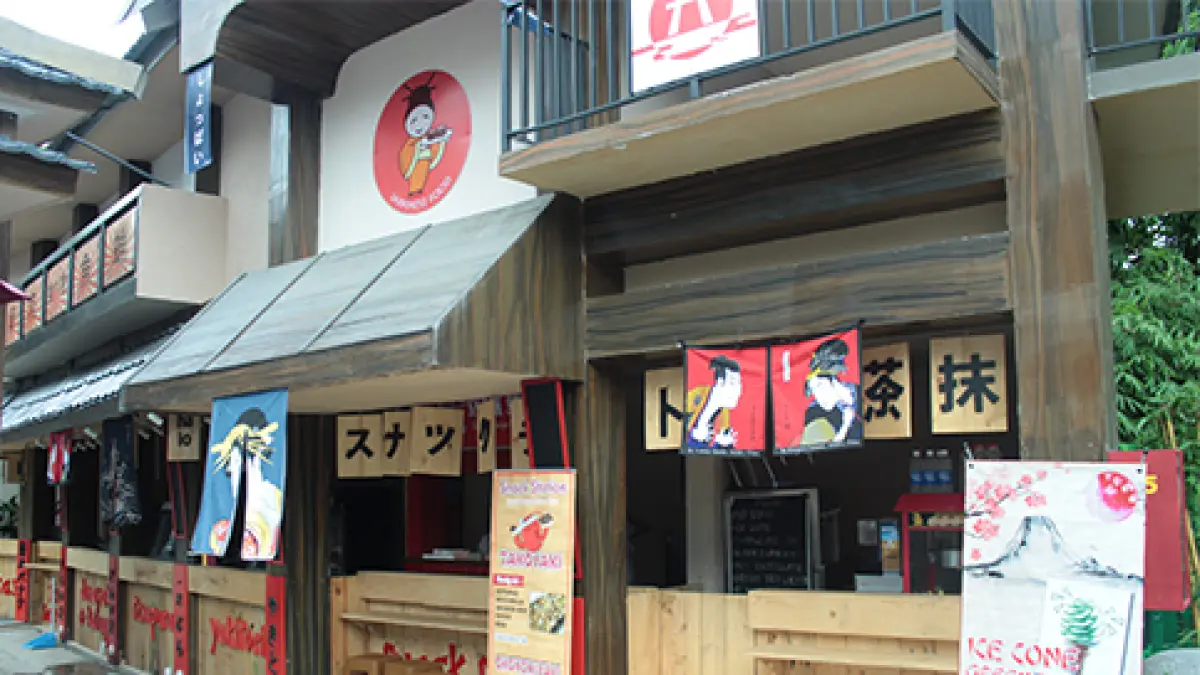 Kios jajanan Jepang (Sumber: The Legend Star Park)