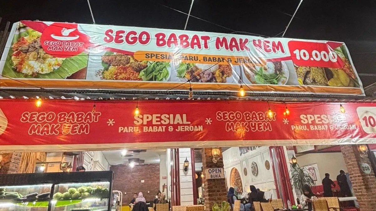 Sego Babat Mak Yem spesial paru, babat dan jeroan dengan harga murah meriah (Tiktok @makanyukk)