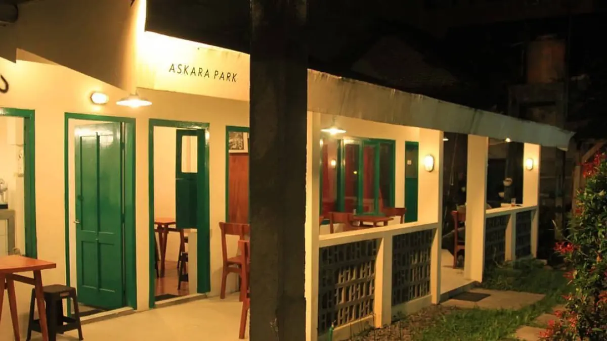 Bagian luar Askara Park Cafe (Instagram: @askarapark)