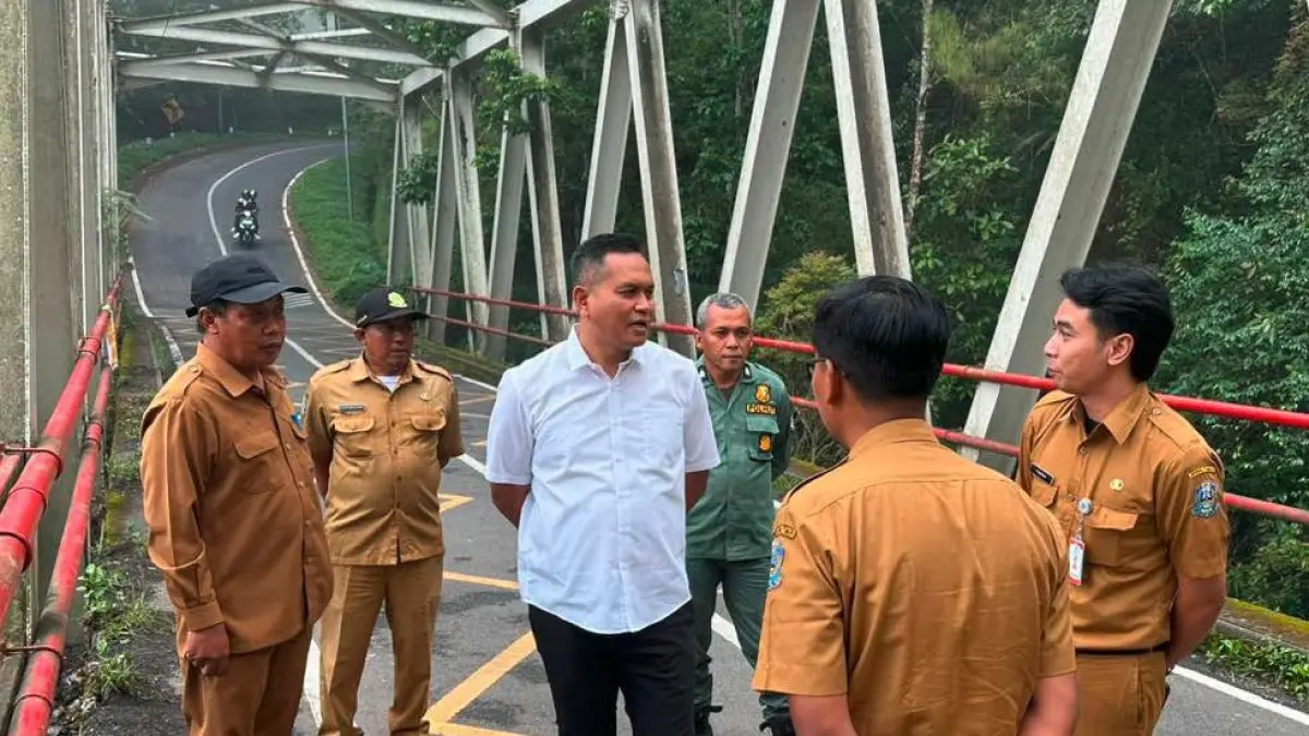 SEGERA DIPAGAR: Kondisi Jembatan Cangar usai viral lantaran maraknya aksi bunuh diri di sana beberapa waktu lalu. 
