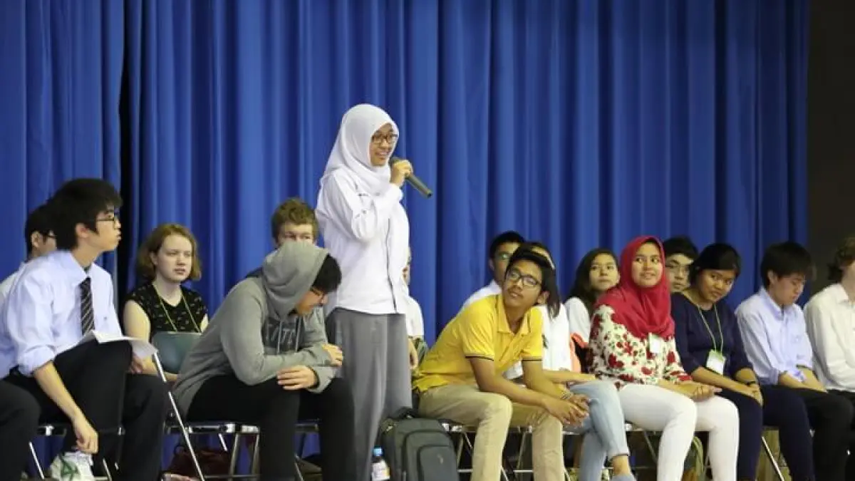 Latihan public speaking untuk siswa sangat diperlukan (Sumber: SMA Dwiwarna)