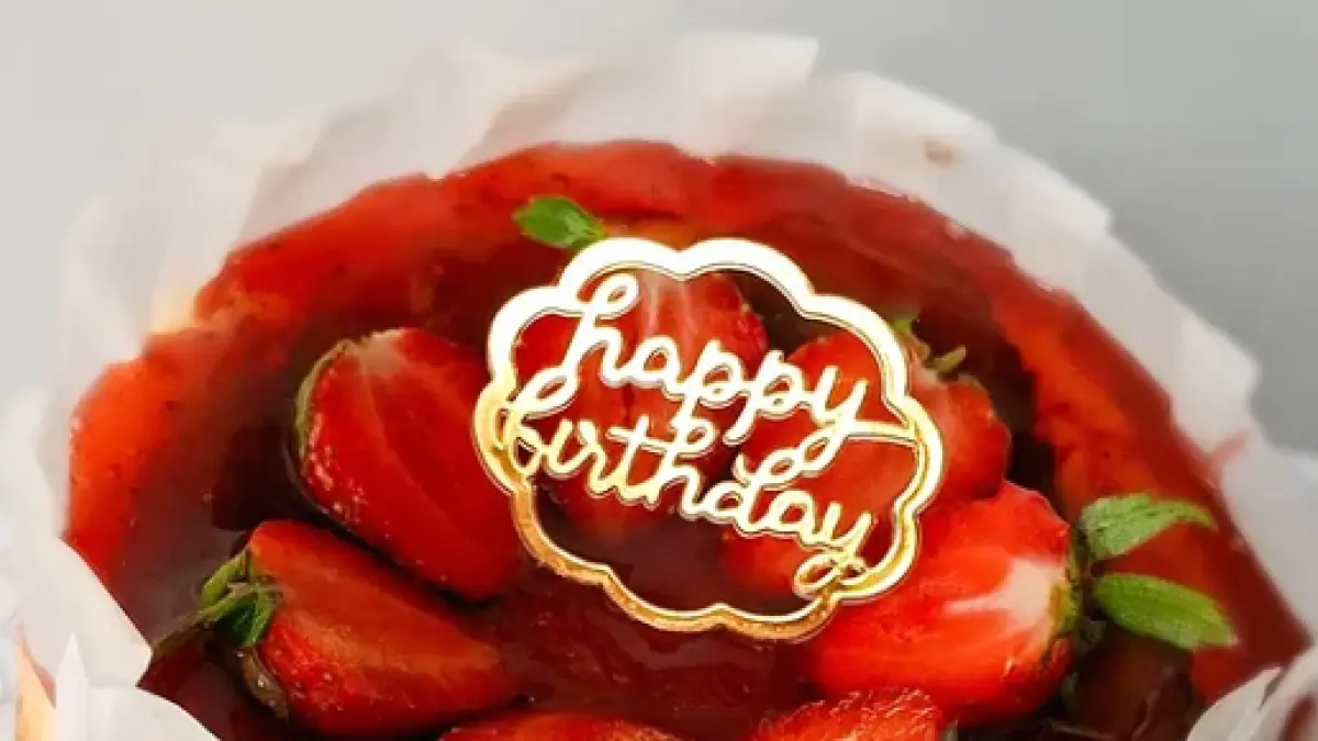 Strawberry cheesecake (Instagram @katacookies.id)