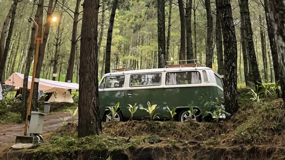 Camping Campervan Volkswagen. (Instagram: @batu.camping)