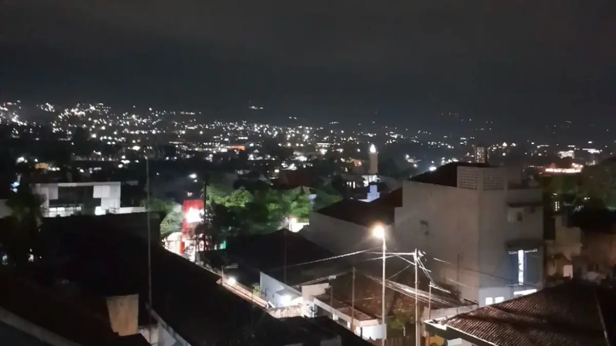 Batu saat malam hari (Dokumentasi pribadi: Sekar Hayyu/Radar Batu)