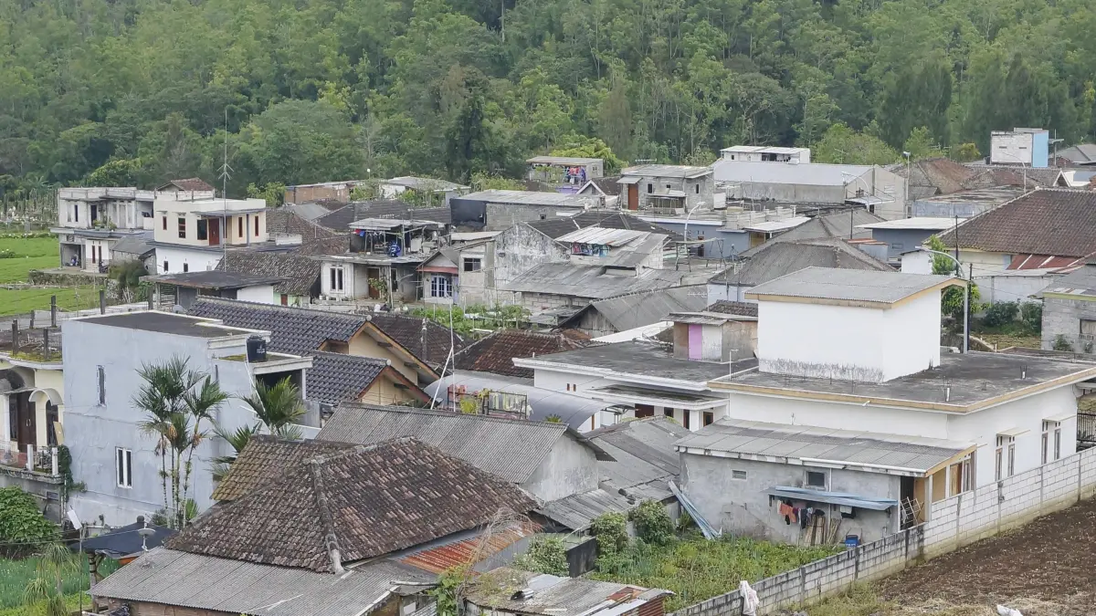 Deretan rumah di Kota Batu. (Rori Dinanda Bestari/Radar Batu)