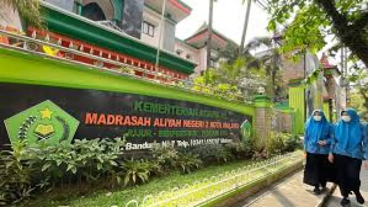 MAN 2 Kota Malang, salah satu sekolah favorit sekaligus salah satu sekolah berprestasi tingkat SMA sederajat (Sumber: Kemenag)