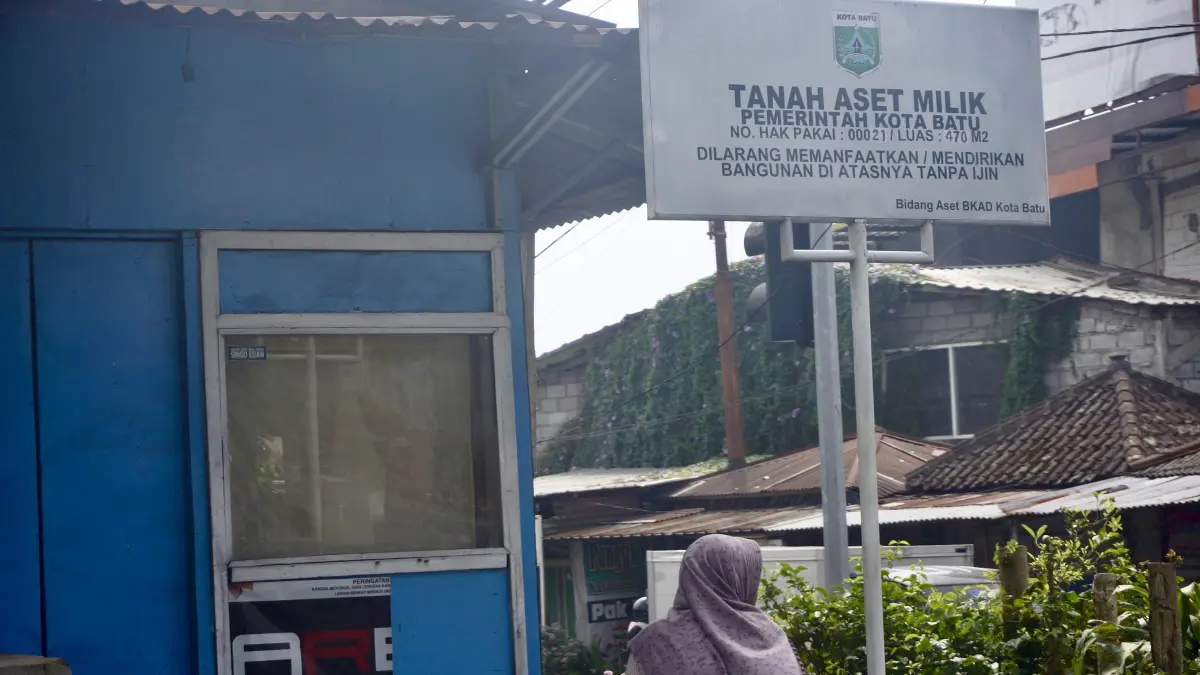 DIDATA ULANG: Salah satu aset lahan milik Pemkot Batu menjadi lahan berdagang beberapa hari lalu.