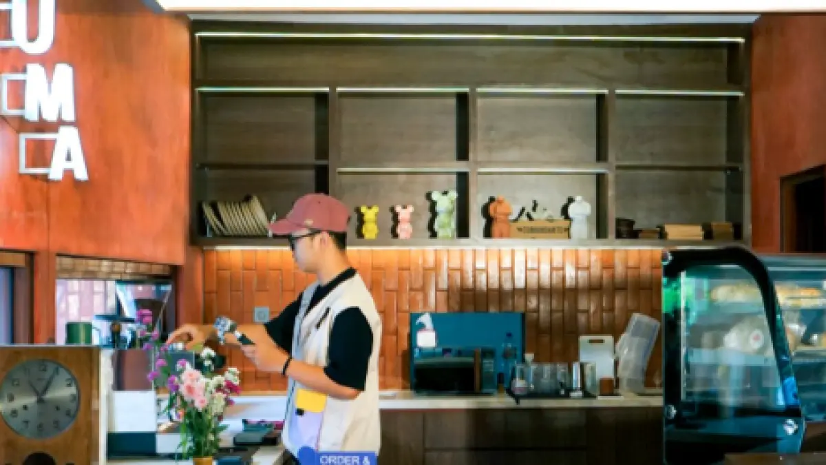 Rekomendasi cafe yang dekat dengan wilayah UMM, cocok untuk nongkrong, me time maupun wfc (Instagram @humminghuma)