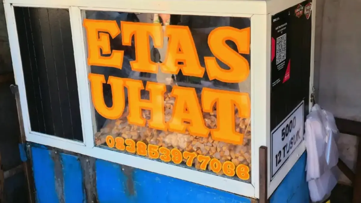 Etas Uhat atau sate tahu legendaris di Kota Batu (Tiktok @bayyajaa)