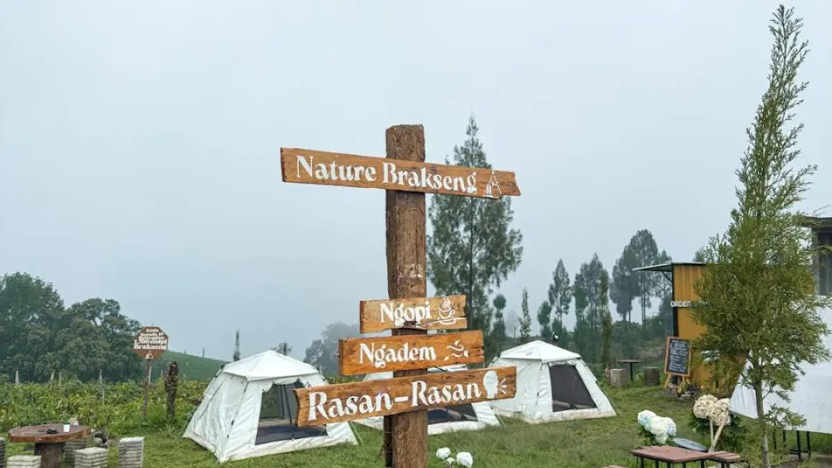 Suasana Cafe Nature Brakseng. (Google Maps: Aden Akbar Runindya)