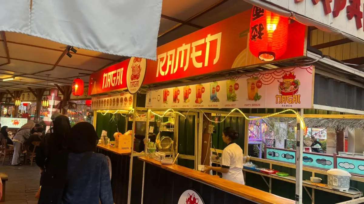 tenant wisata kuliner Jepang di Pasar Apung (Sumber: Sekar Hayyu / Radar Batu)