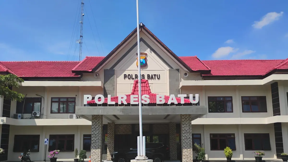 Tampak depan halaman Polres Batu. (Humas Polees Batu)