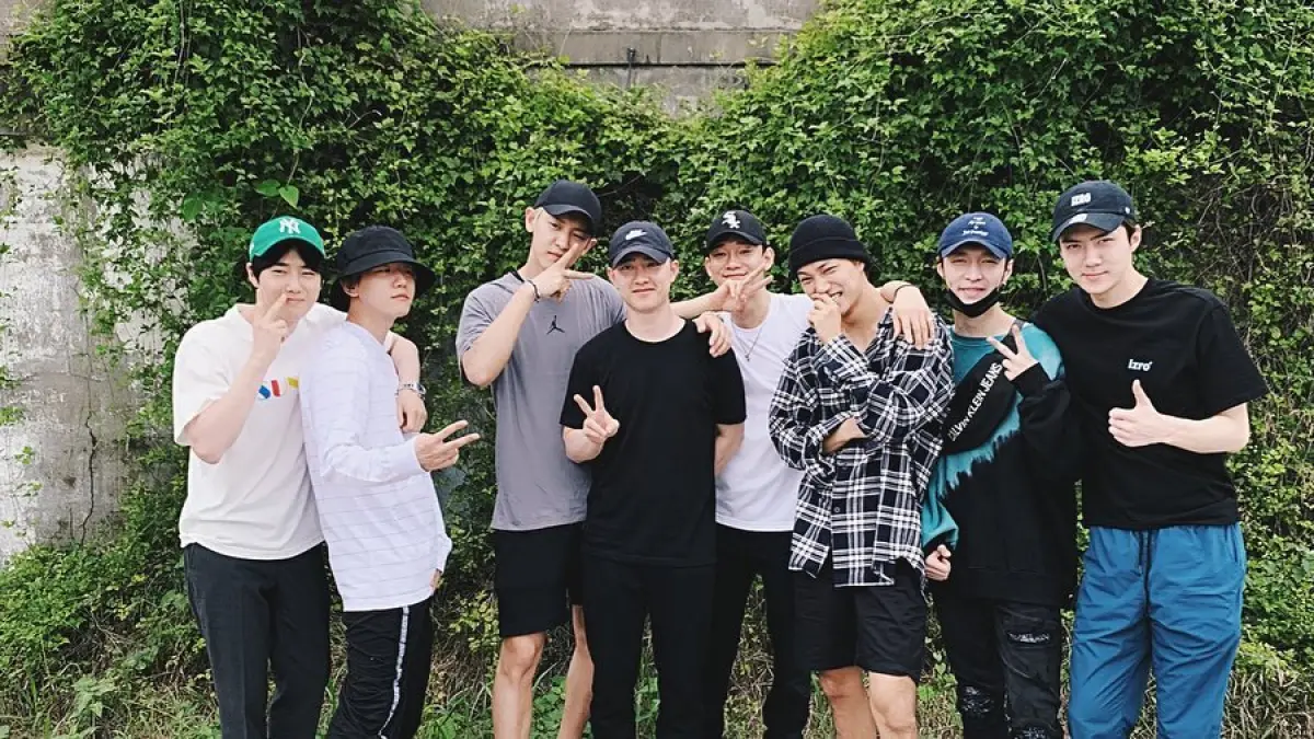 EXO OT9 (instagram/weareone.exo)