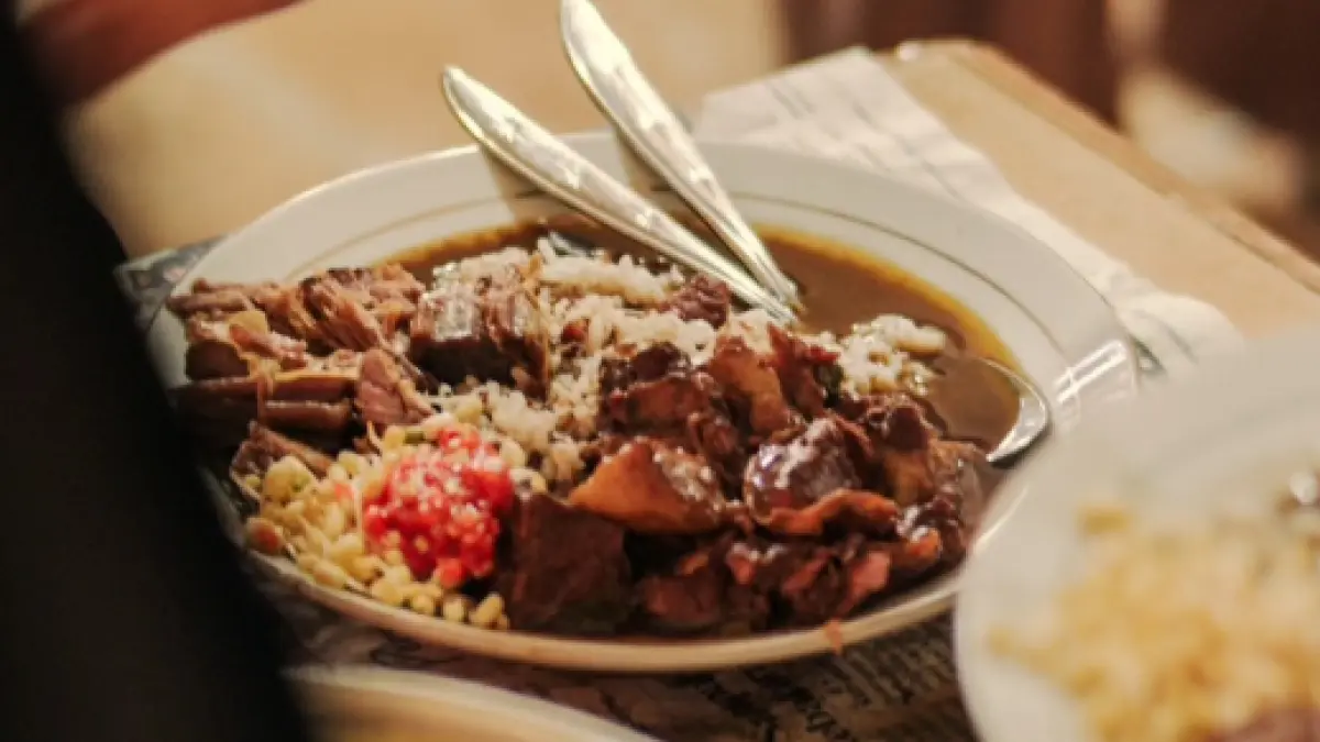 Rawon di Warung Nasi Djamiah Putra (Instagram @jamiah_putra)