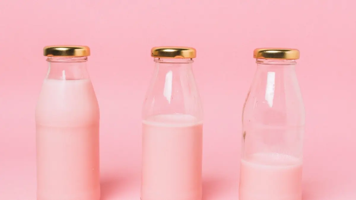 Ilustrasi minuman susu fermentasi (sumber foto: magnific)