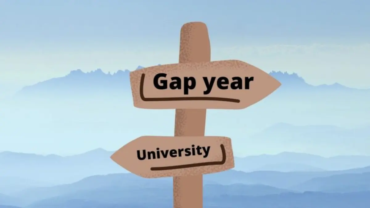 Plakat petunjuk arah antara gap year dengan melanjutkan ke Universitas (Sumber: Eksam)