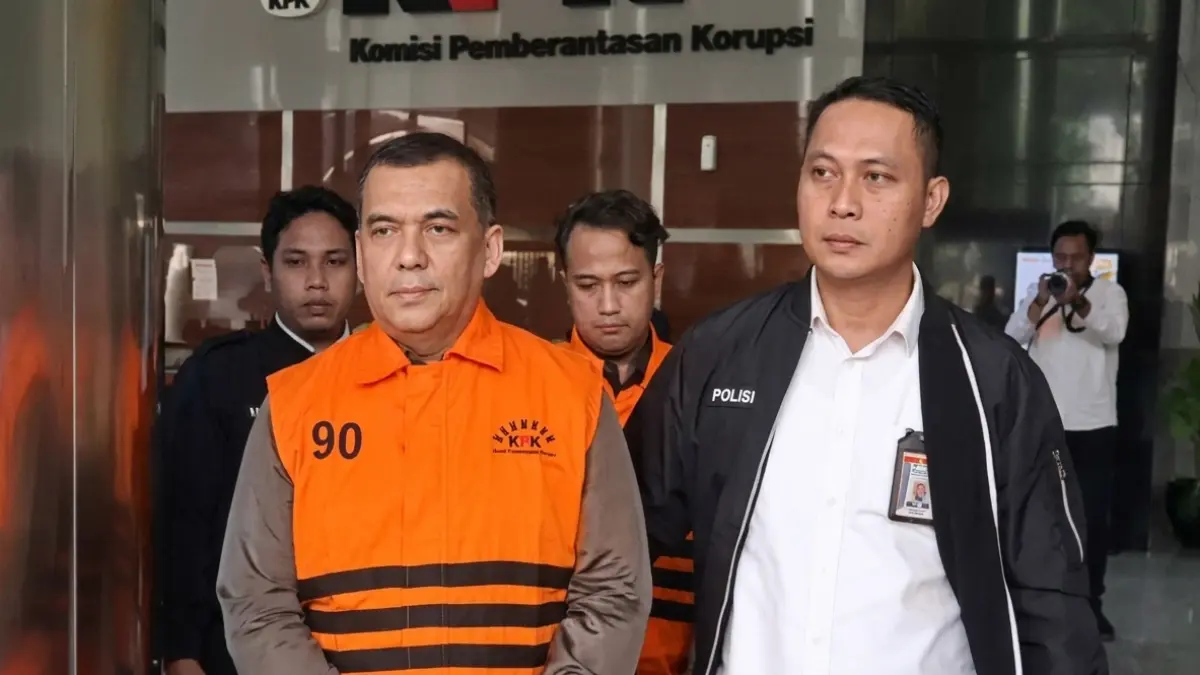 SILMY KARIM: Kenakan Rompi KPK usai Jadi Tersangka Pemerasan Izin Tinggal WNA (Sumber: Istimewa).