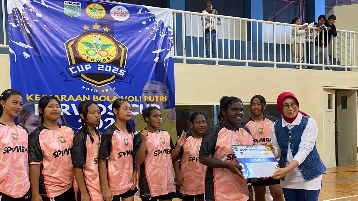 SMP Immanuel Batu meraih Juara 2 Turnamen Bola Voli se-Kota Batu.