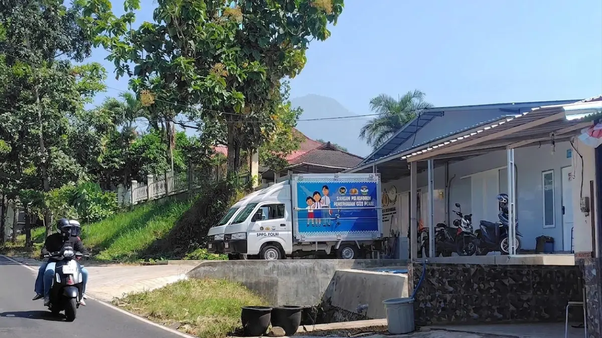 PROSES PERBAIKAN: Kondisi dapur SPPG Junrejo masih beroperasi walaupun tidak mendistribusikan MBG kemarin (11/6).