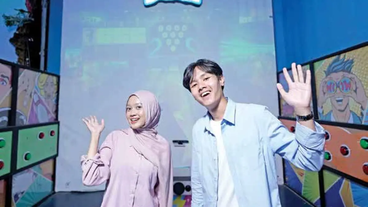 INTERAKTIF: Pengunjung mencoba salah satu wahana interaktif berbasis teknologi modern di Fun Tech Plaza Jatim Park 3 Kota Batu.