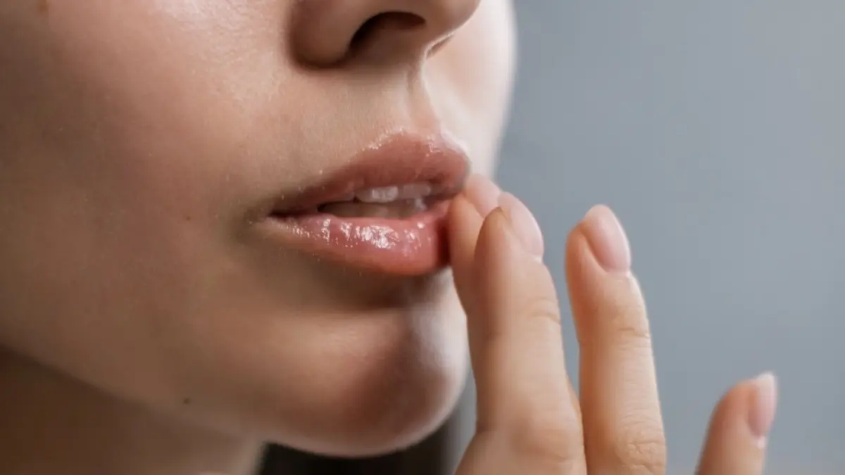 4 Rekomendasi Lip Plumper Lokal Terbaik 2026, Bikin Bibir Plumpy Instan!