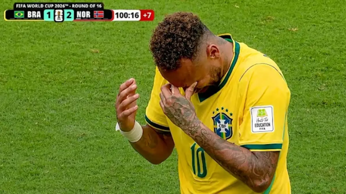 Neymar menangis usai gagal membawa Timnas Brasil lolos babak 16 besar. (Istimewa)