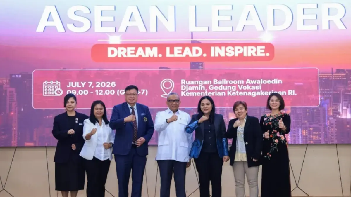Wamenaker saat membuka rangkaian acara ASEAN Leader: Dream, Lead, Inspire di Gedung Vokasi Kementerian Ketenagakerjaan, Jakarta, Selasa (7/7). (Sumber: Kemnaker).