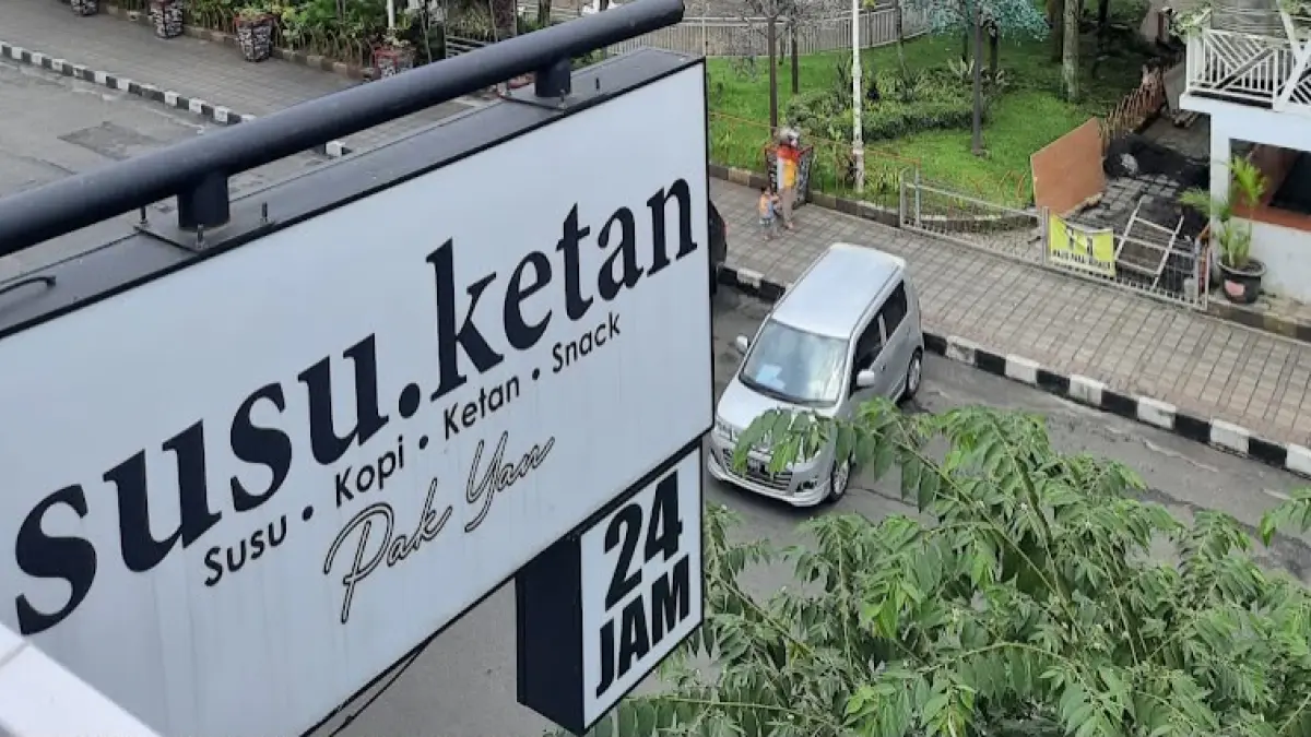 Susu Ketan Pak Yan Alun-Alun Kota Batu. (Foto: google maps review)