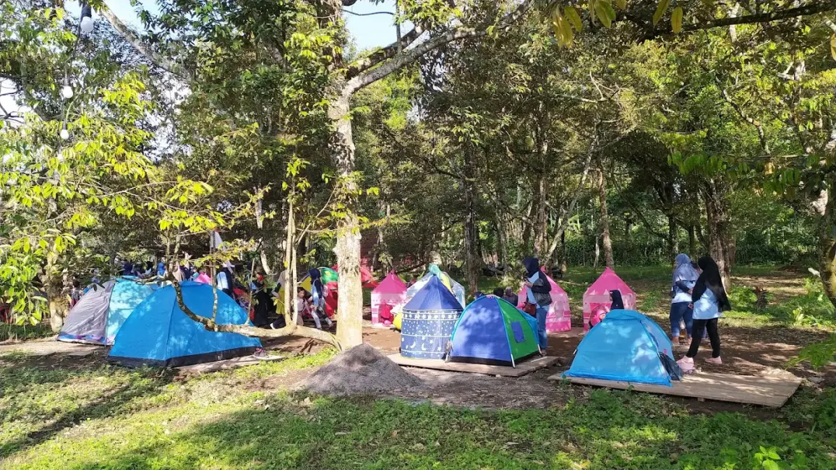 Camping anak TK di Kebun Durian Camp Ground  salah satu pariwisata Kabupaten Malang (Google Maps)