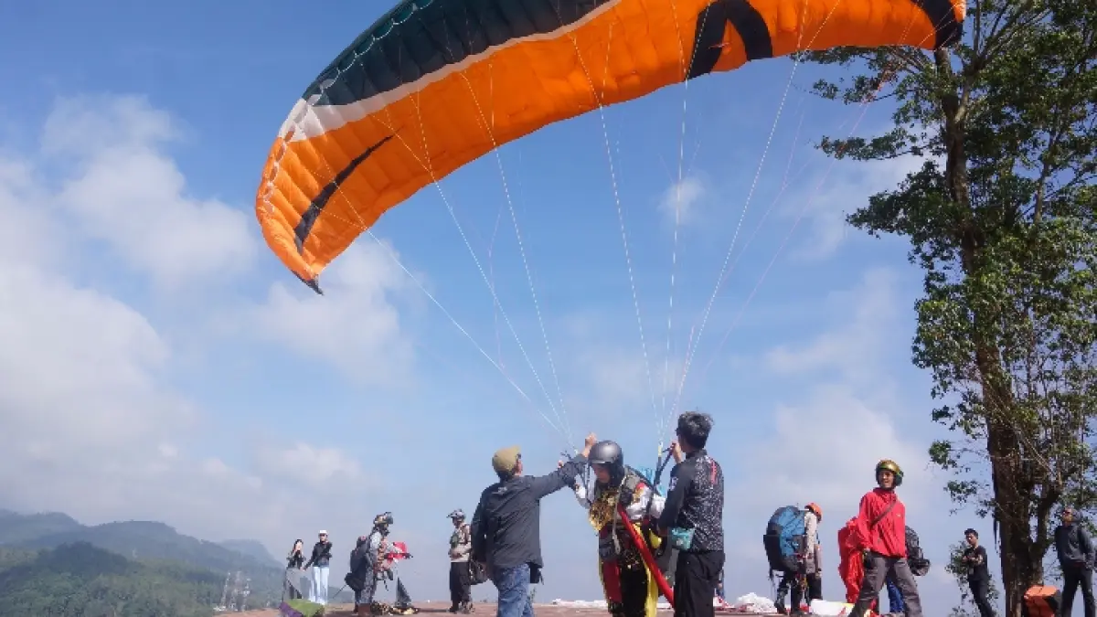 MENGUDARA: Ajang sport tourism internasional unggulan, Batu International Sport Tourism Festival (BISTF) dan International Paragliding Accuracy Championship (IPAC) 2026 segera digelar. FOTO: RORI DINANDA BESTARI/RADAR BATU