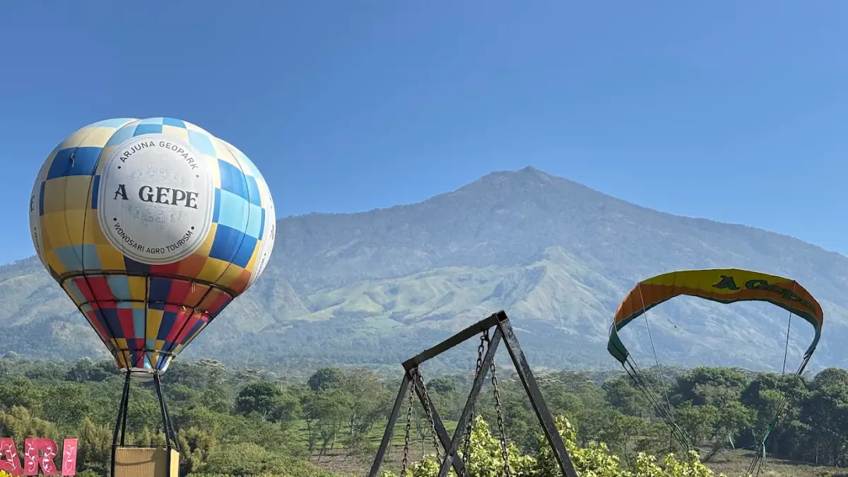 Pemandangan gunung yang dapat dinikmati di wisata Arjuna Geopark 