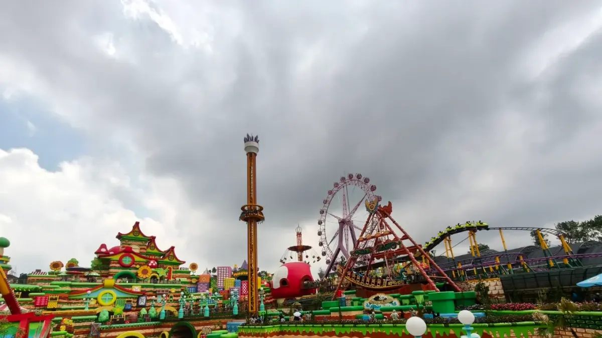 Bermacam-macan wahana di Wisata Mikutopia (Google Maps/Ahmad Muqorrobin)