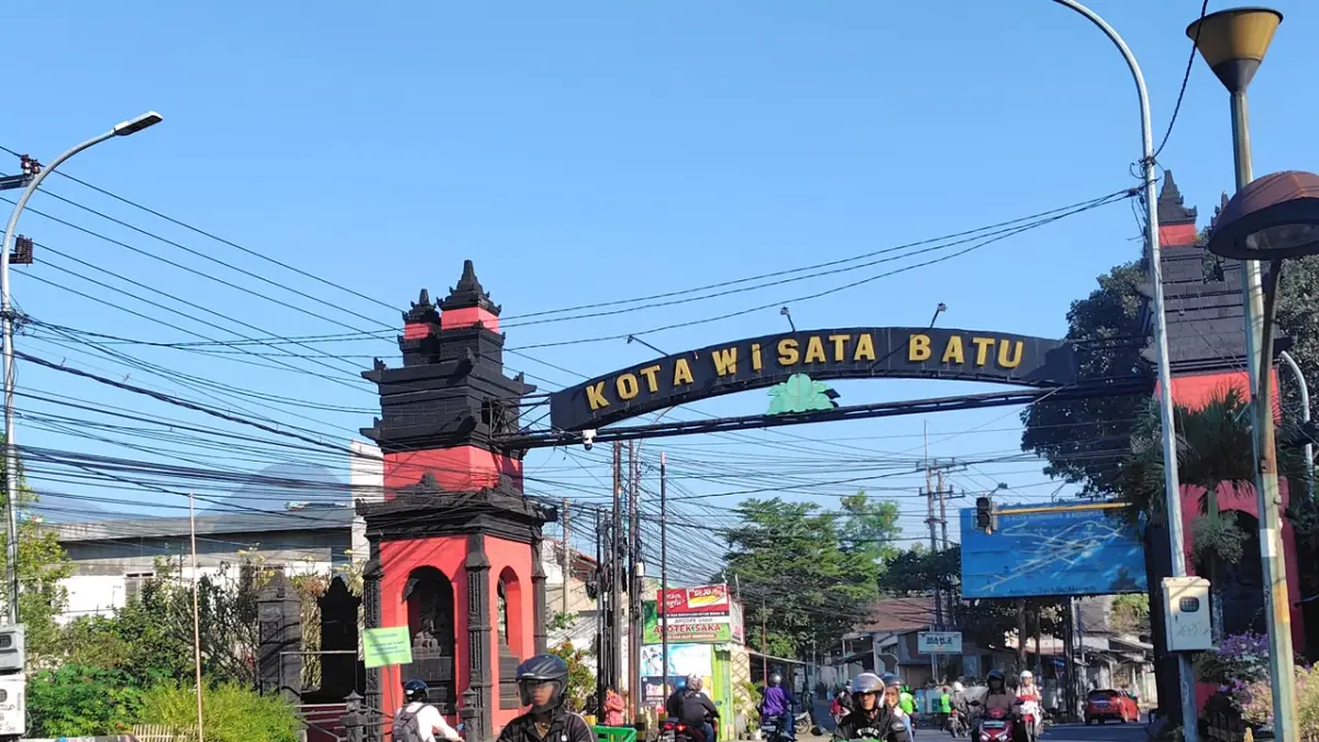 BAKAL DIPOLES: Pintu masuk Kota Batu bakal ditata ulang dengan melibatkan seniman lanskap lokal.