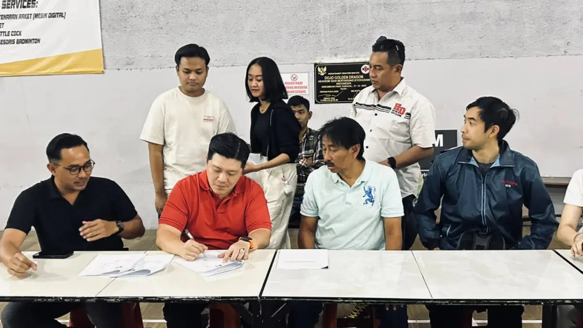 BERAKHIR DAMAI: Proses penandatanganan kesepakatan damai oleh kedua belah pihak pada Sabtu lalu (25/7). (ISTIMEWA FOR RADAR BATU)